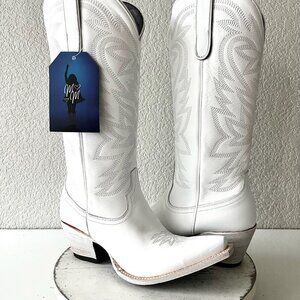 Lane MEGAN MORONEY Smokeshow Boots White Cowboy Western Snip Toe Tall Size 11